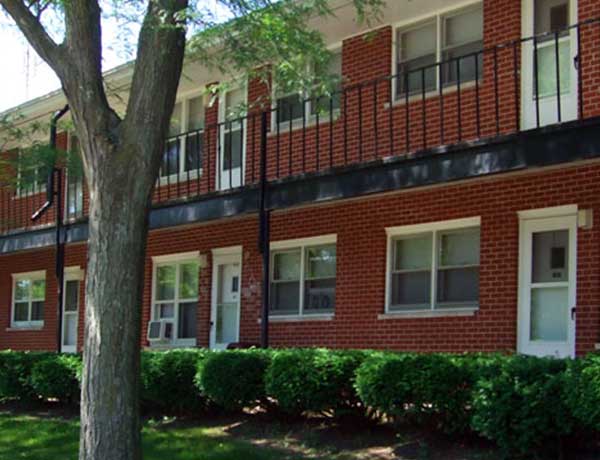 Two bedrooms in Normal Road Apartments from Mason Properties in DeKalb, IL